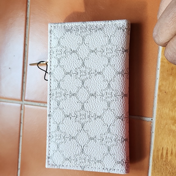 NANETTE LEPORE CHANTILLY BUCKET HOBO BAG NWOT WITH WALLET.
(VEGAN LEATHER). - Picture 11 of 12